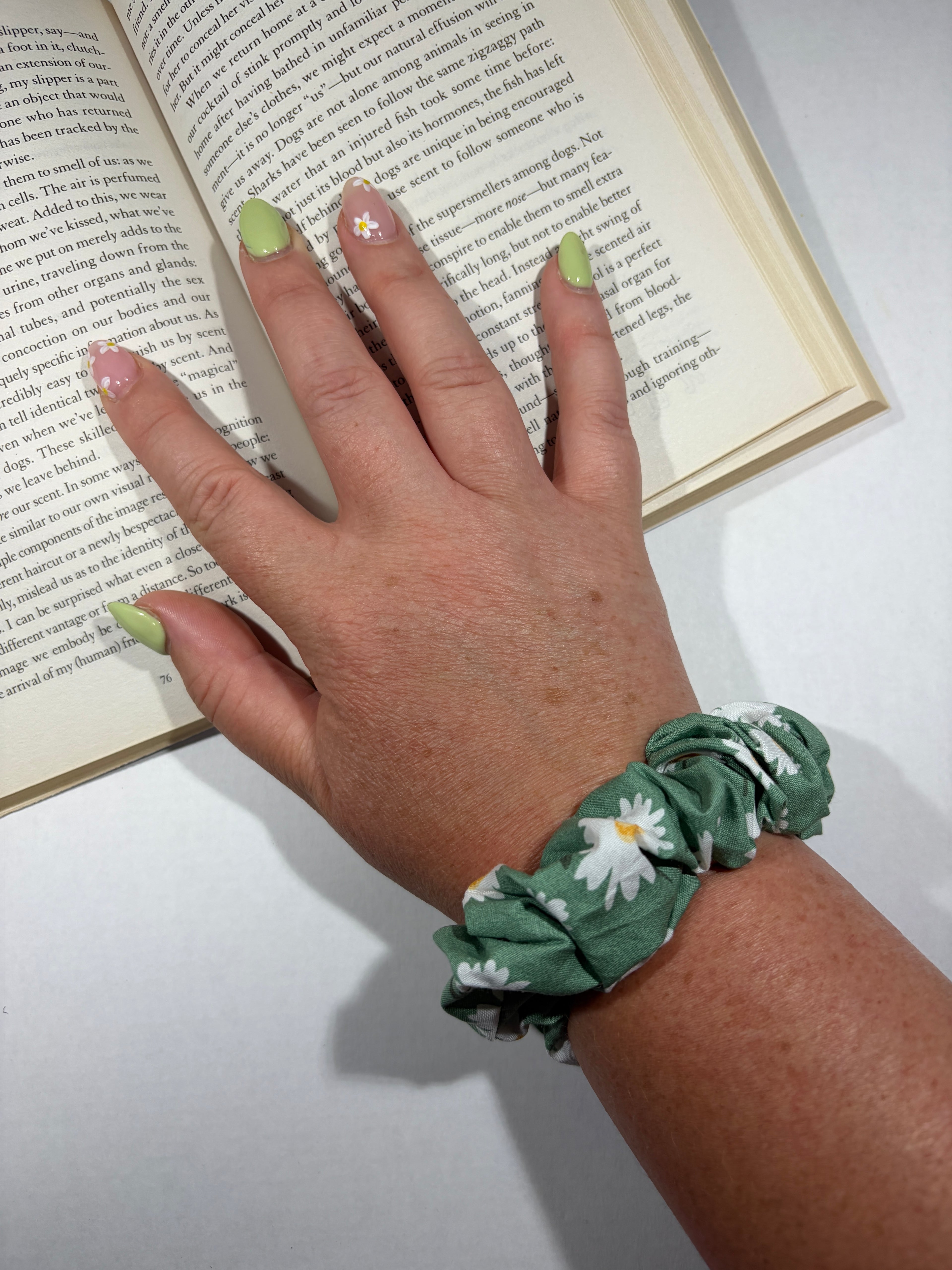 Daisies Scrunchie